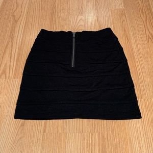 Zip up skirt 🖤